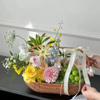 Květinový košík s ovocem