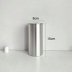 Designová váza jako součást květinového aranžmá